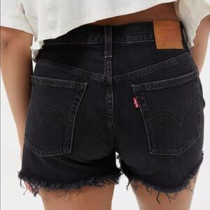 Levi’s Originals Black Denim Cut-offs 🖤